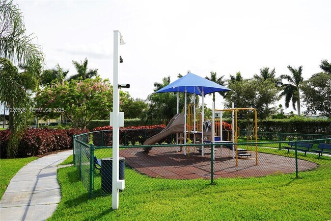 Building Photo - 3334 NE 3rd Dr