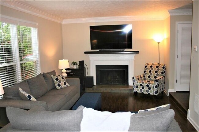 Building Photo - 9158 Carroll Manor Dr
