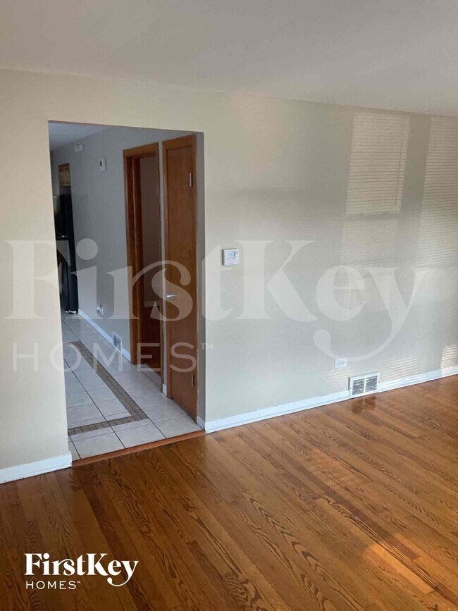 Foto del edificio - 8725 S Luella Ave