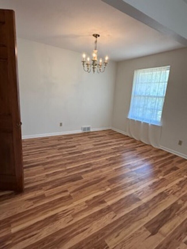 Building Photo - 5415 Longleaf Ln