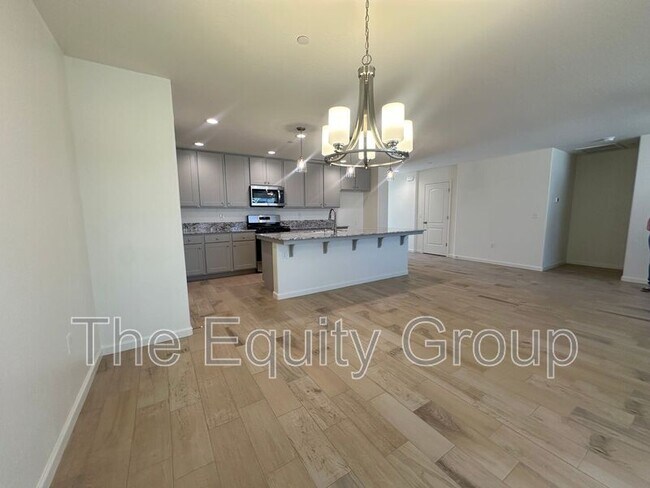 Building Photo - 1850 E School Ave