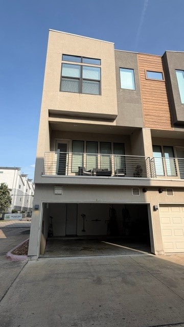 Building Photo - 2401 Crawford St