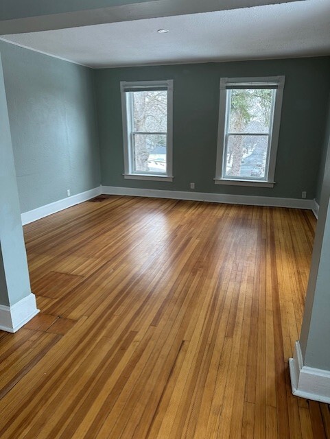 Building Photo - 124 8th St E