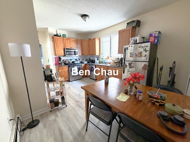 Building Photo - 68 Winchester St