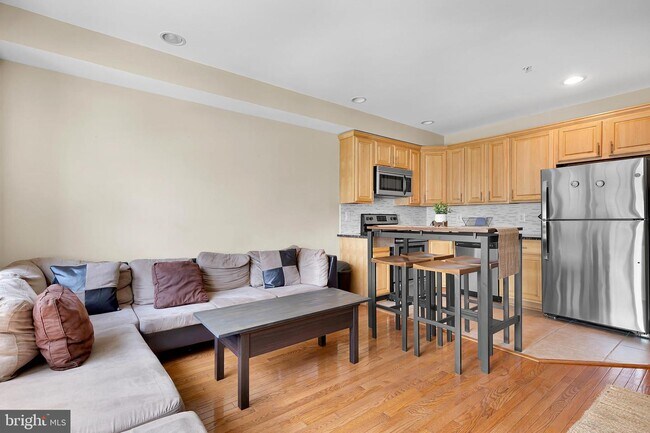 Foto del edificio - 1334 Downing Pl NE