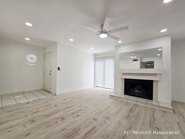 Foto del edificio - 2972 Juniper Hills Blvd