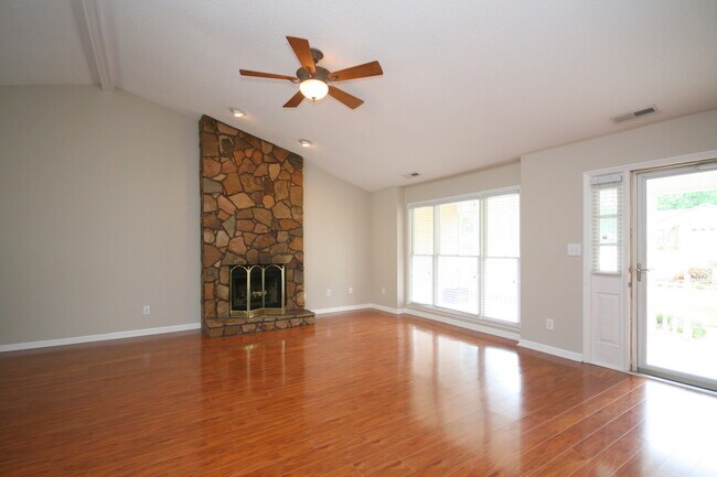 Building Photo - 132 Bibb Dr