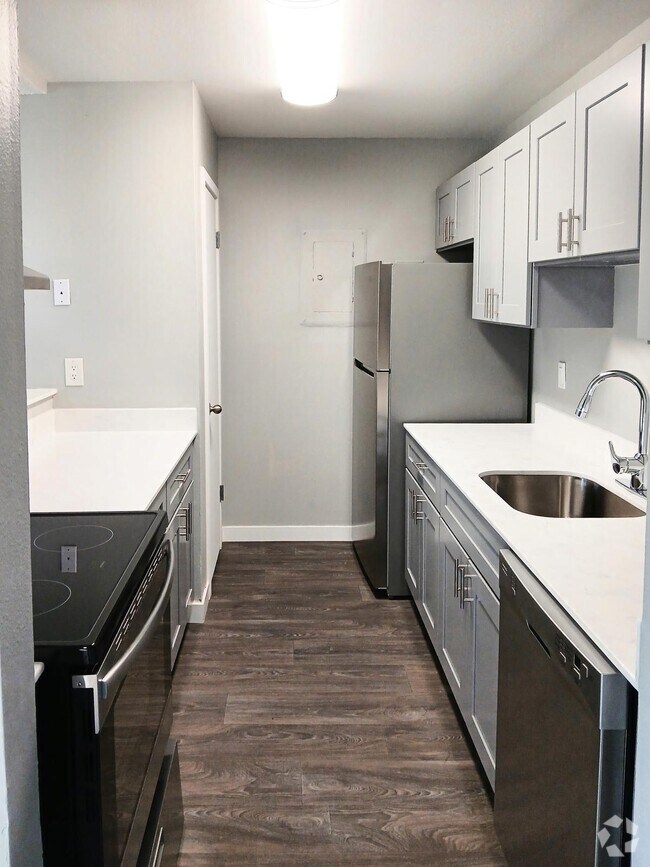 Building Photo - Phoenix Court Apartments