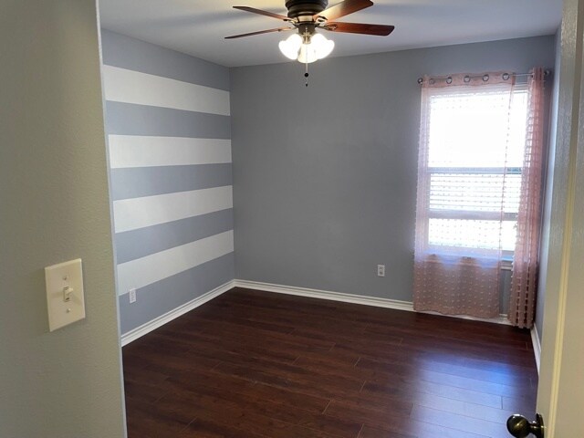 Foto del edificio - 5922 Grace Ave