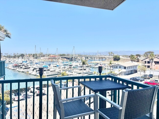 Building Photo - Top-Floor Condo with Marina Views – 1 Bed ...