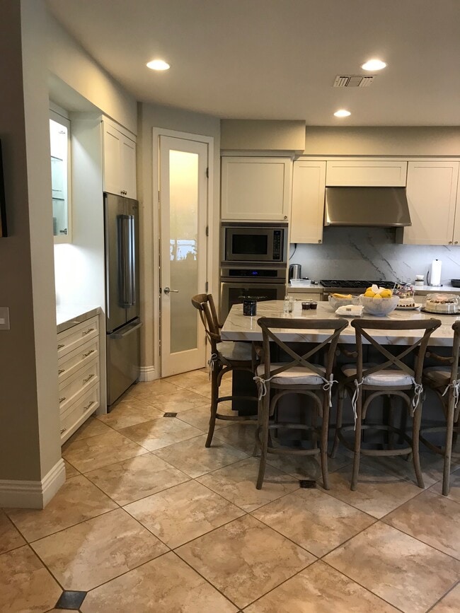 Foto del edificio - 546 Old Trail Dr