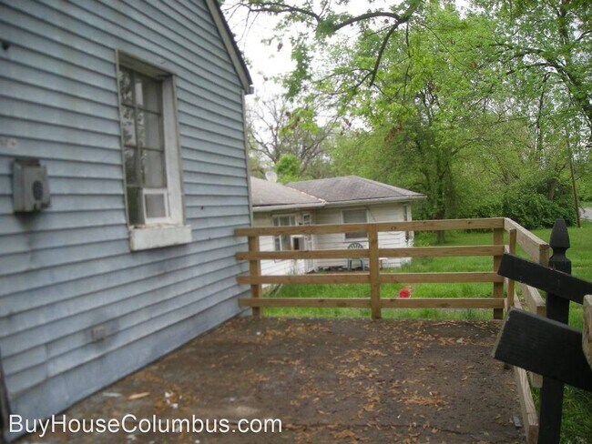 Building Photo - 3 br, 1 bath House - 580 Elwood Ave.