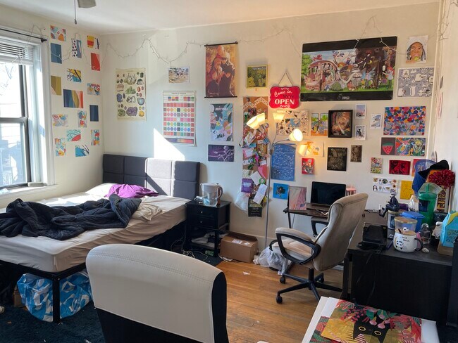 Foto del edificio - 100 Linden St