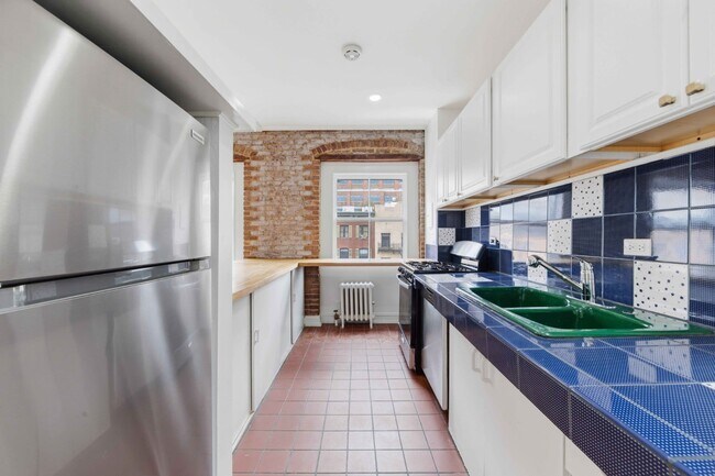 Building Photo - 36-45 31st Street