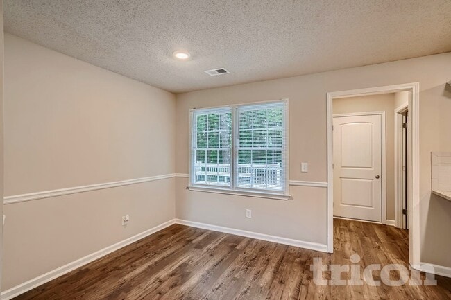 Building Photo - 330 Cowan Rd