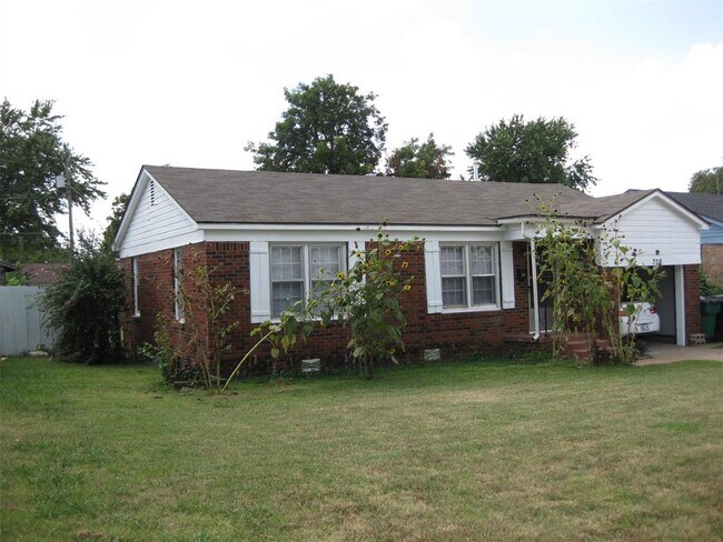 Building Photo - 708 SW 48th St