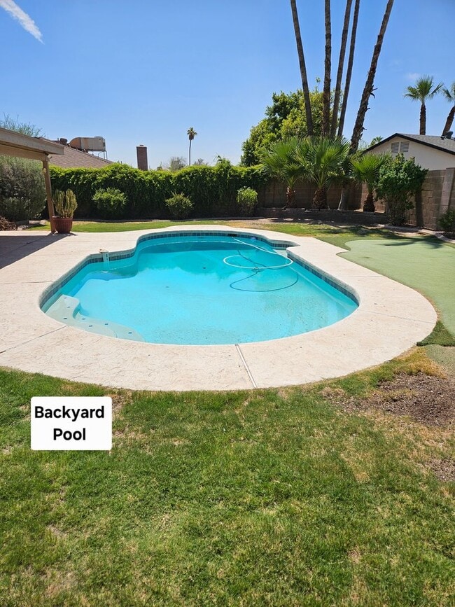 Building Photo - Fantastic Ahwatukee rental with private po...
