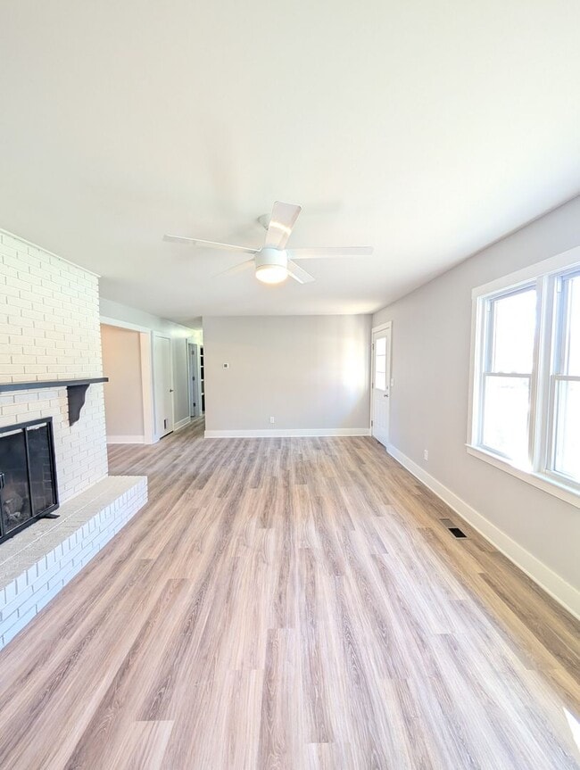 Building Photo - Fletcher Rental! Newly Renovated