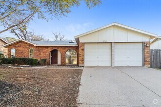 Building Photo - 2715 Hilldale Blvd