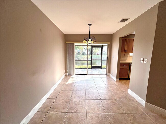 Building Photo - 2246 Discovery Cir W