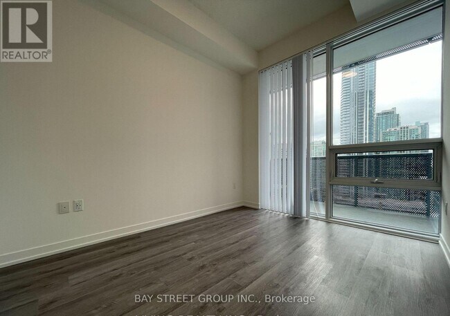 Building Photo - 138-1138 Downes St