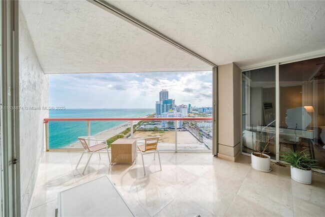 Foto del edificio - 6767 Collins Ave