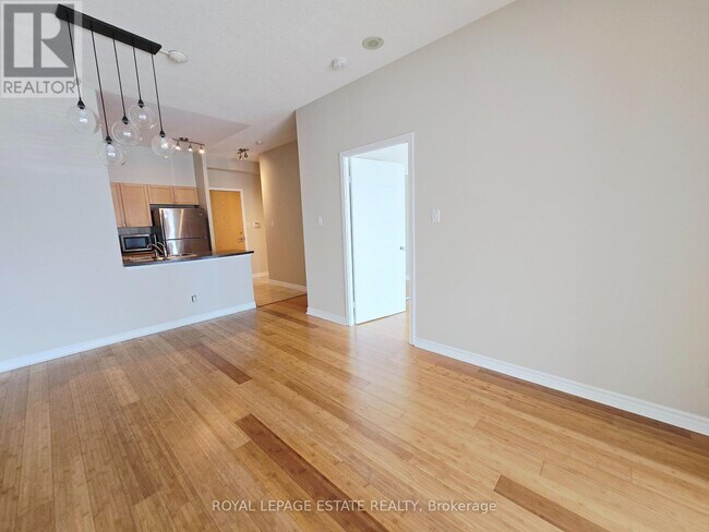 Photo du bâtiment - 600-600 Queens Quay W