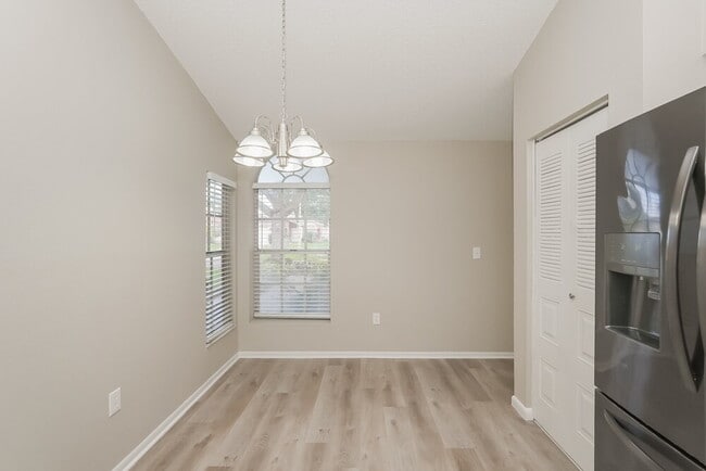 Building Photo - 11110 Bloomington Dr