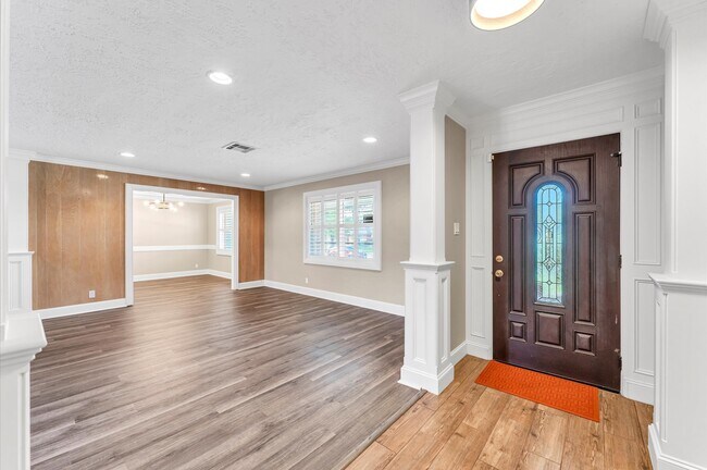 Foto del edificio - 6327 Wynnwood Ln