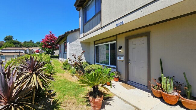 Foto del edificio - 2344 Canyon Park Dr