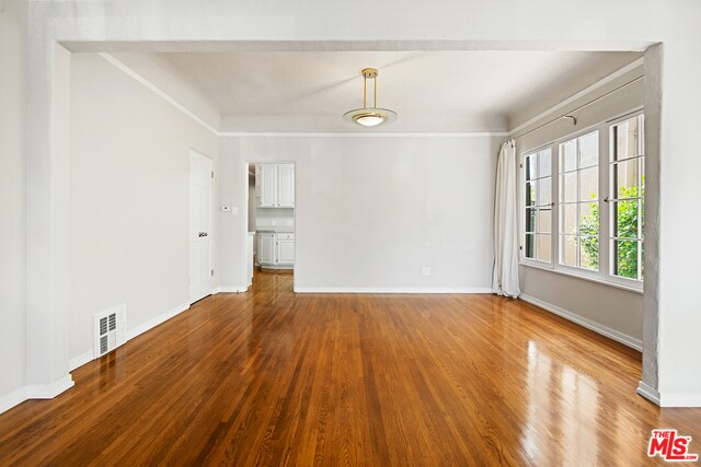 Building Photo - 753 N Croft Ave