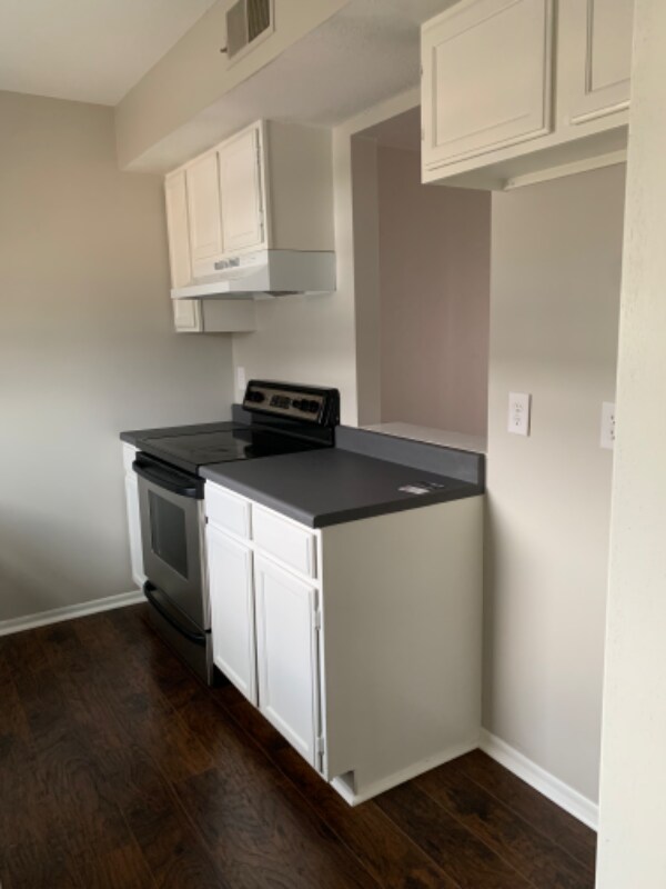 Foto del edificio - 6725 W Shade Ln