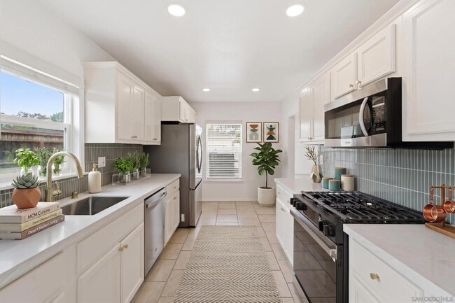 Building Photo - 6122 Nagel St