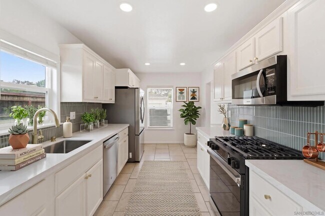 Foto del edificio - 6122 Nagel St