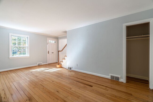 Building Photo - Charming 3 Bedroom Colonial Home in Bethesda