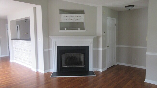 Foto del edificio - 440 Boysenberry Ln