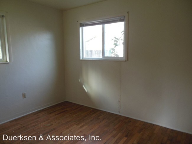 Building Photo - 2 br, 1 bath Apartment - 1214 NW Dixon