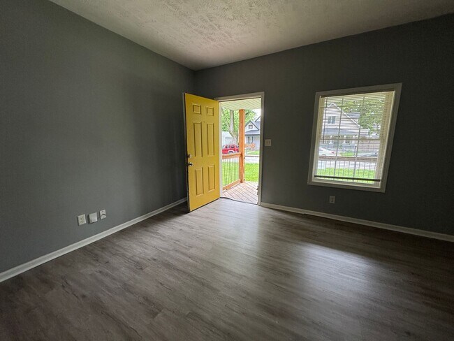 Foto del edificio - 953-955 N Tuxedo St