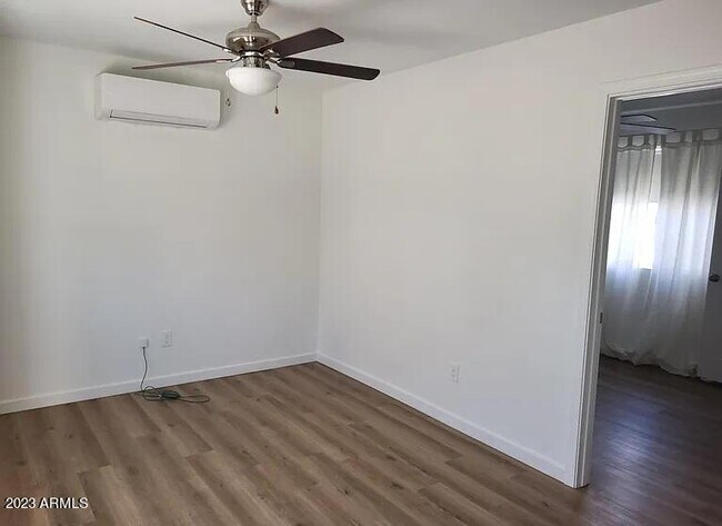 Foto del edificio - 1522 W Polk St