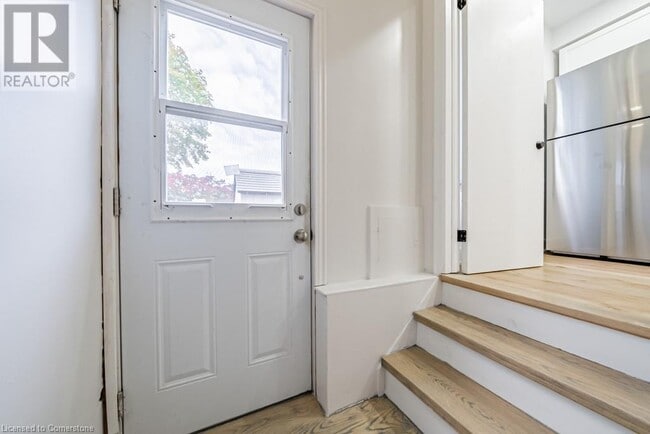 Building Photo - 14 Woodbine Ave