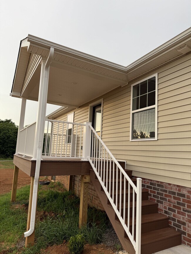 Building Photo - 105 Robins Way