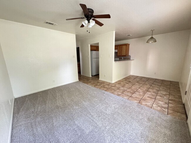 Building Photo - 1400 Chips Dr