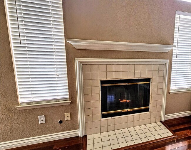 Foto del edificio - 8429 Snow View Pl