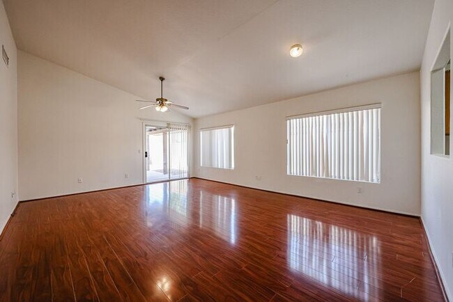Foto del edificio - Charming 3-bedroom, 2-bathroom home locate...