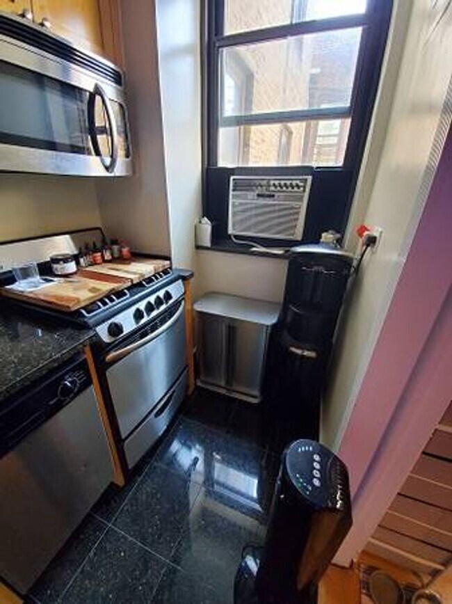 Foto del edificio - Second Avenue | Pet-Friendly Studio in the...