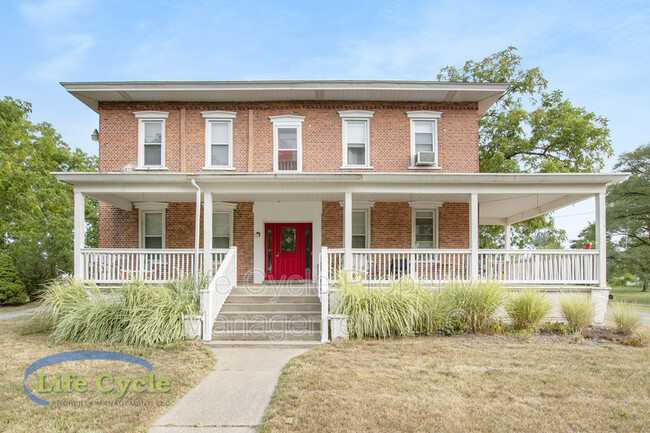 Building Photo - 1811 112th Ave