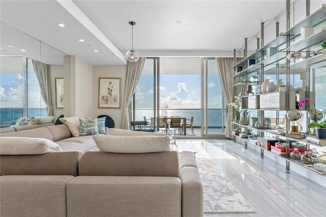 Foto del edificio - 17901 Collins Ave