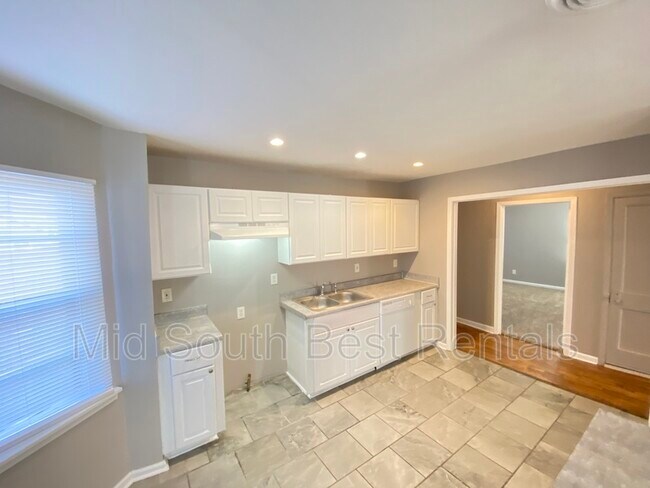 Building Photo - 646 Looney Ave