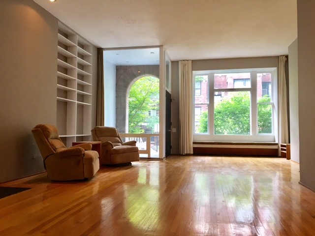 Open space living room - 5203 S Dorchester Ave