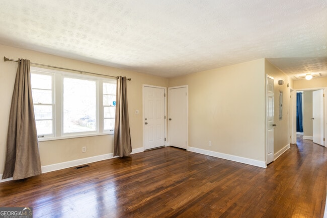 Foto del edificio - 491 Oak Dr SE